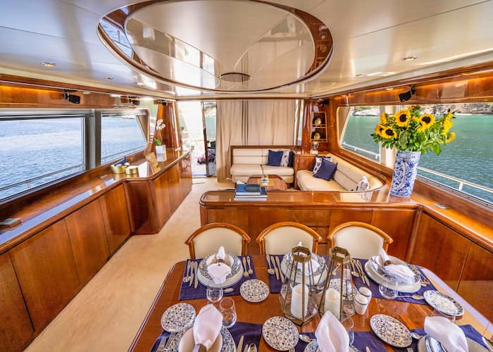 yacht rent athens